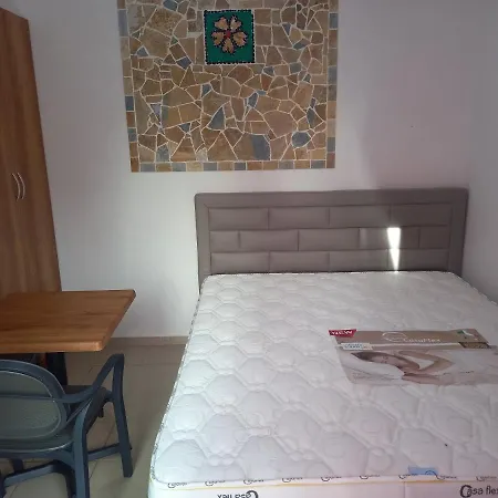 White Stone Apartment *
