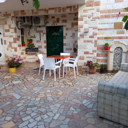 White Stone Apartment Apartment