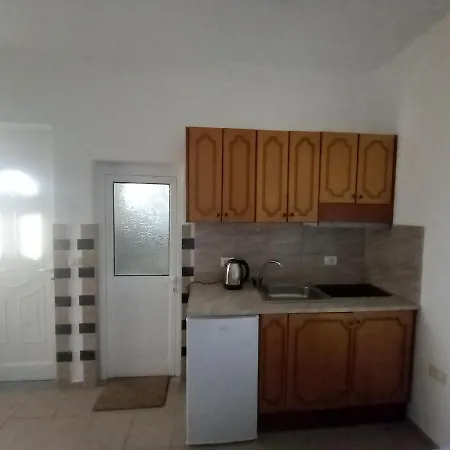 Apartment White Stone Apartment Ksamil