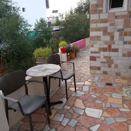 White Stone Apartment Apartment Ksamil