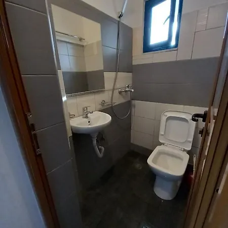 White Stone Apartment Ksamil